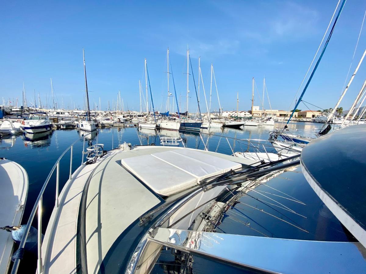 Panaby Houseboat Hotel Palermo Bagian luar foto